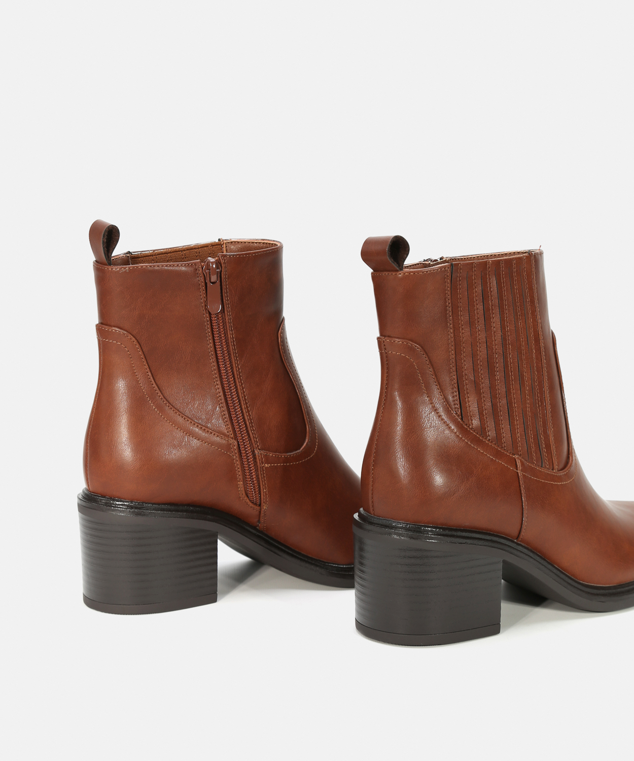 Botins castanhos salto chelsea image number null